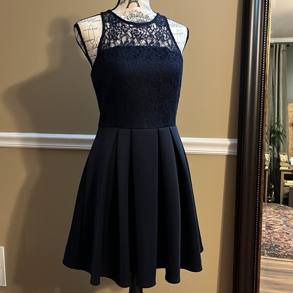 Soprano A Line Cocktail Dress - Picture 2 of 4